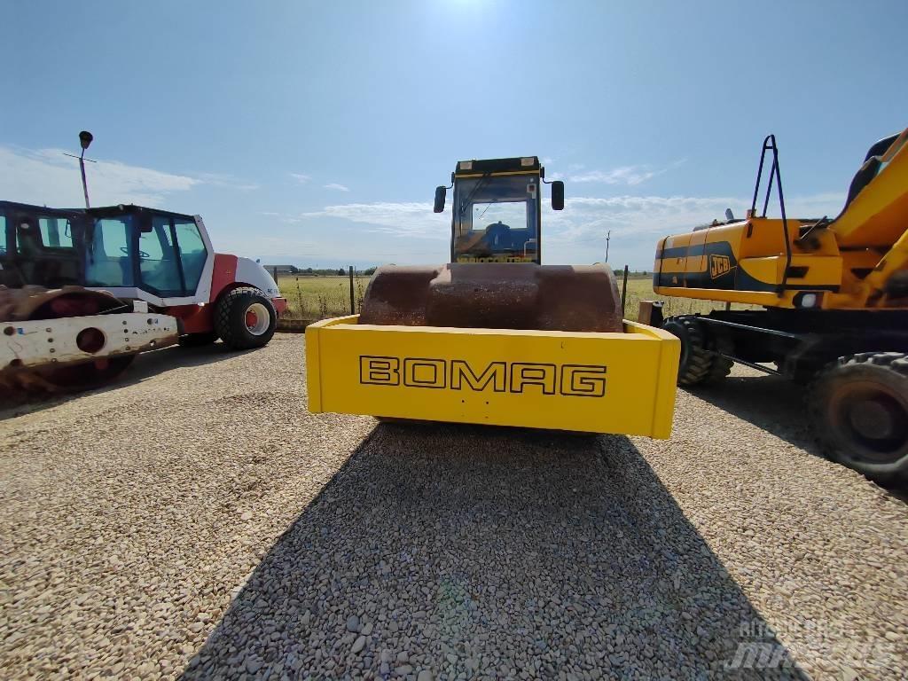 Bomag BW 225 D-3 双轮压路机