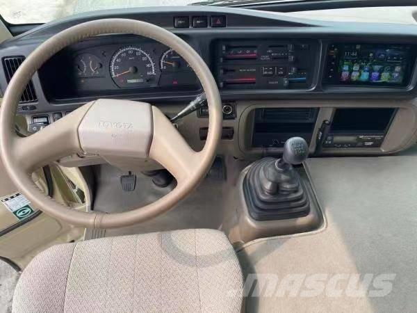 Toyota Coaster Bus 迷你巴士
