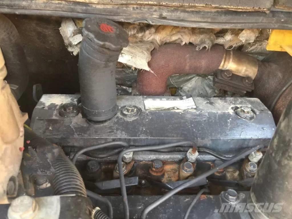 Komatsu pc78us 中型挖掘机