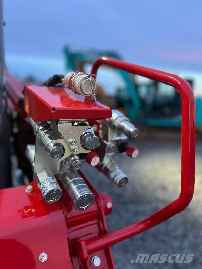 Takeuchi TL12 V2 滑移装载机
