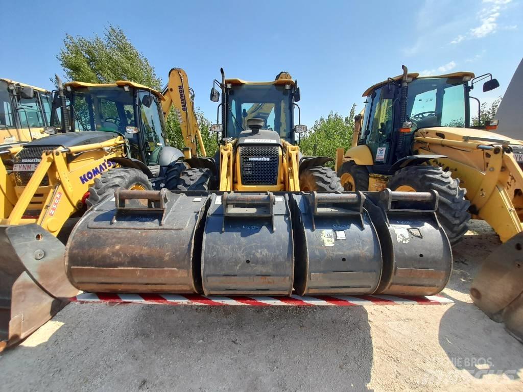 Komatsu WB97S-8 反铲装载机