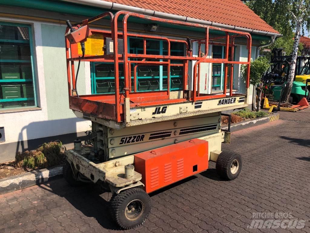 JLG CM2558    V-3343 客货电梯