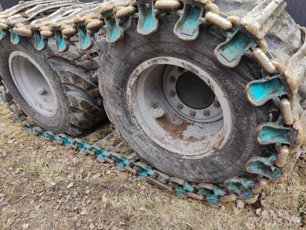 Komatsu 901 XC 收割机