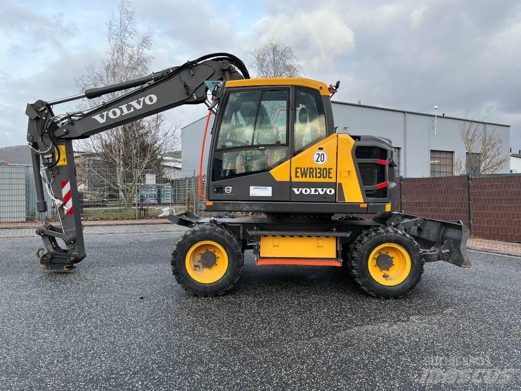 Volvo EWR130E 轮式挖掘机