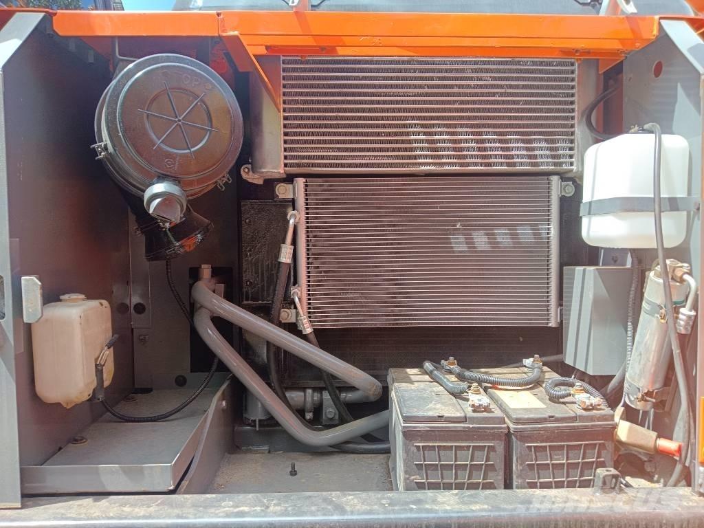 Hitachi ZX130LC 履带挖掘机