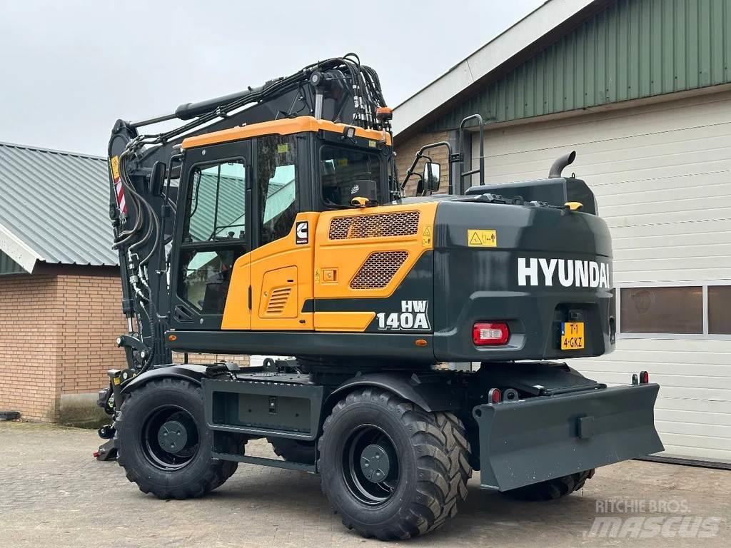 Hyundai HW140A 轮式挖掘机