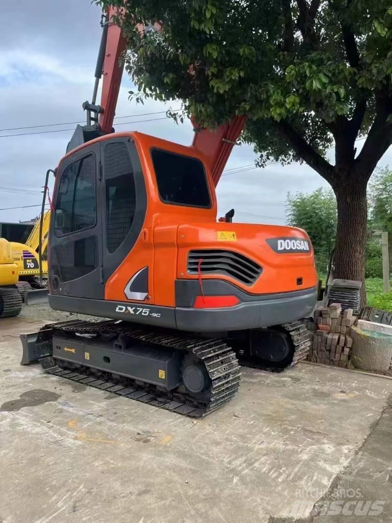Doosan DX75 小型挖掘机
