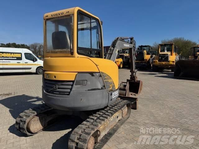 Volvo ECR 38 小型挖掘机