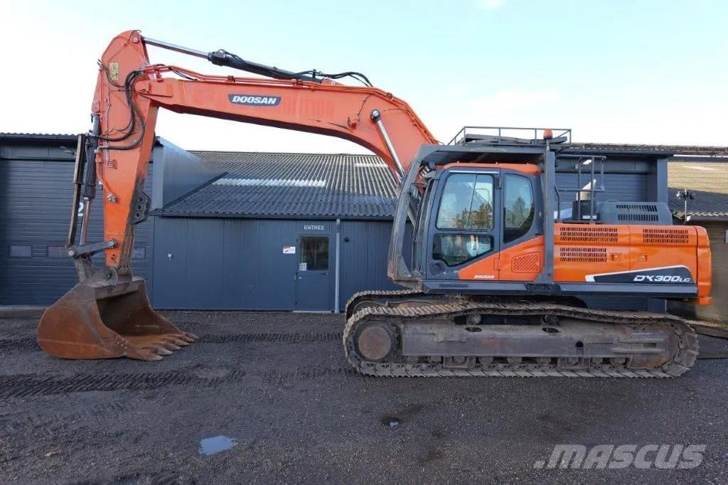 Doosan DX300LC 履带挖掘机