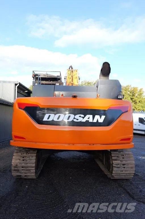 Doosan DX300LC 履带挖掘机