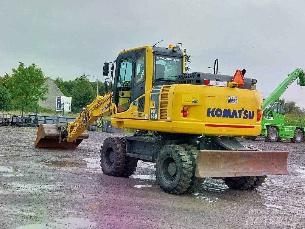 Komatsu PW 148-8 轮式挖掘机
