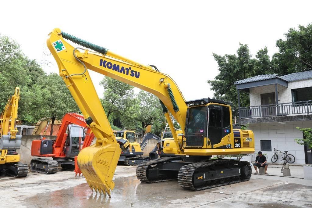 Komatsu PC 200-8 小型挖掘机