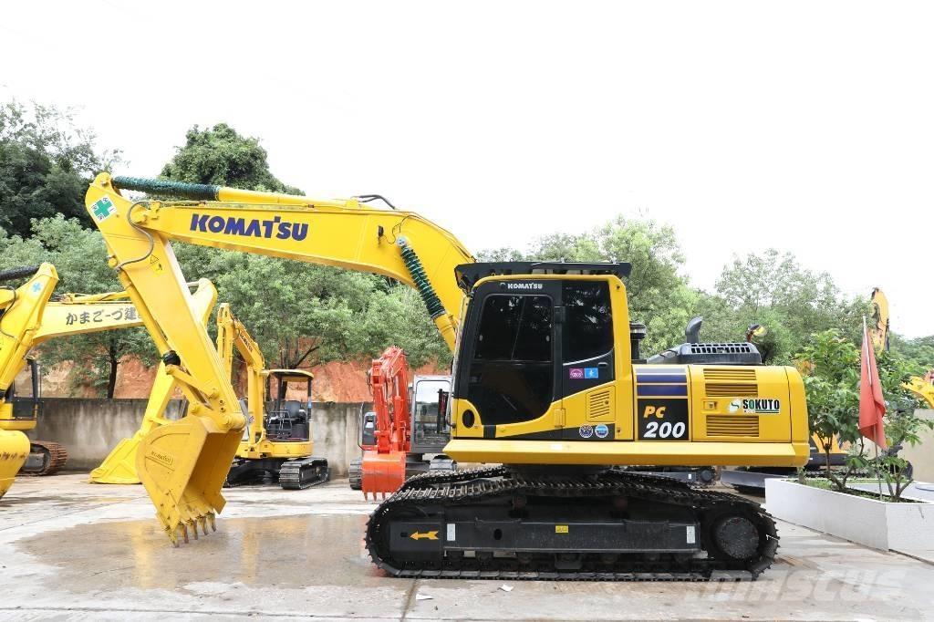 Komatsu PC 200-8 小型挖掘机