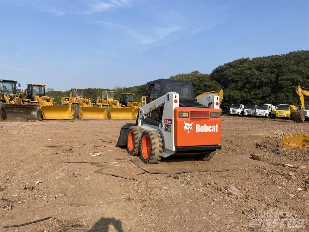 Bobcat S 300 滑移装载机