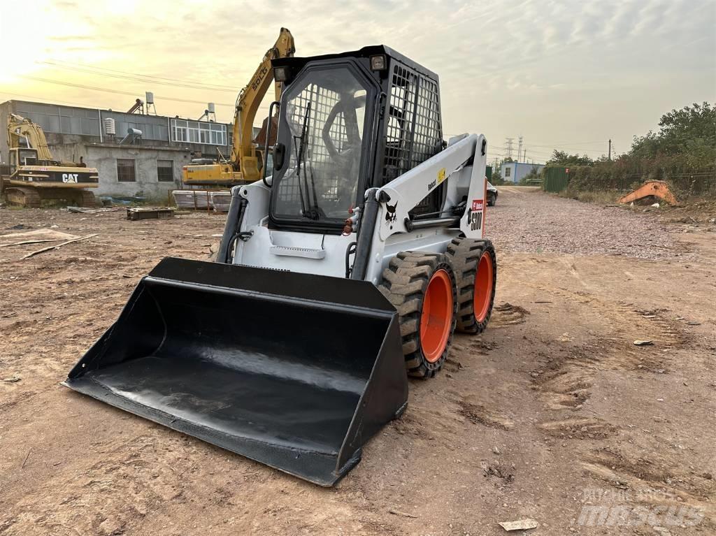 Bobcat S 300 滑移装载机