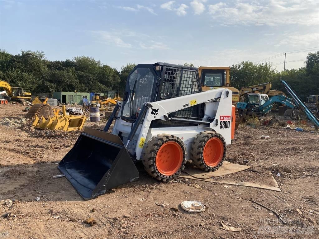 Bobcat S 300 滑移装载机
