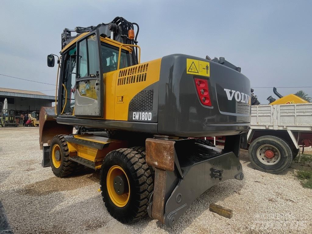 Volvo EW 180 C 轮式挖掘机