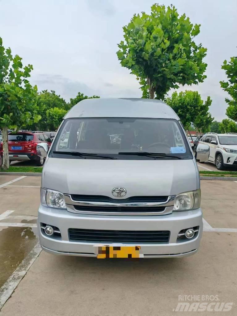 Toyota Coaster 公路客运汽车