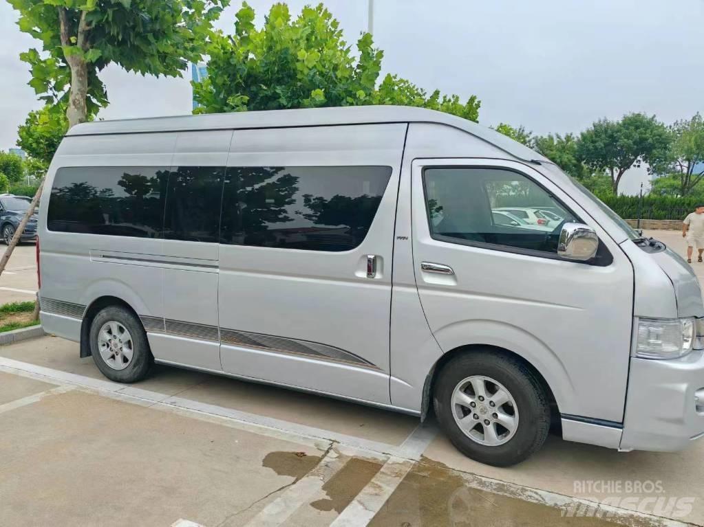 Toyota Coaster 公路客运汽车
