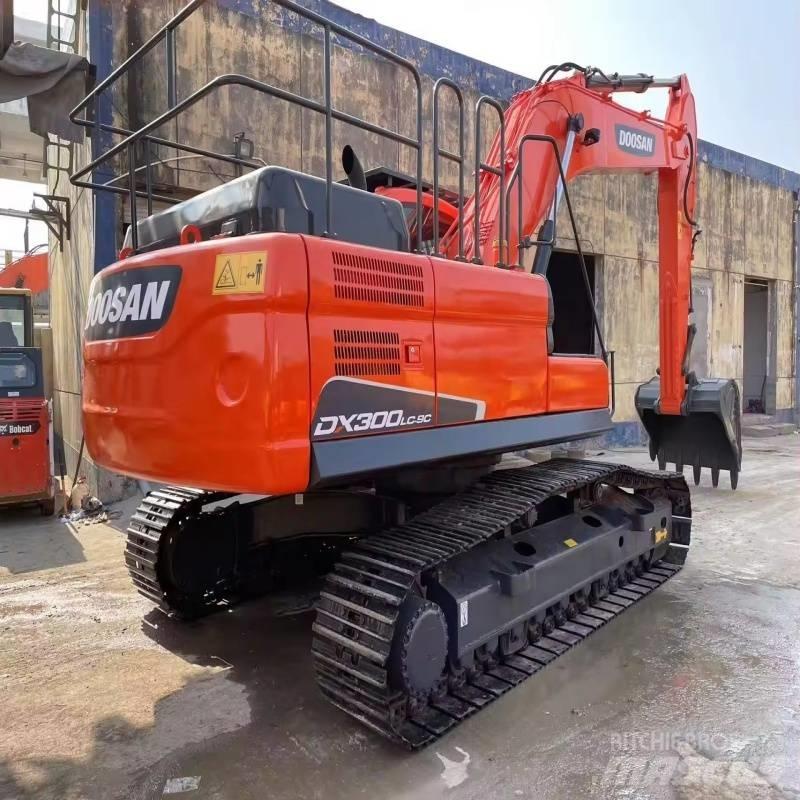 Doosan DX 300 LC-9C 履带挖掘机