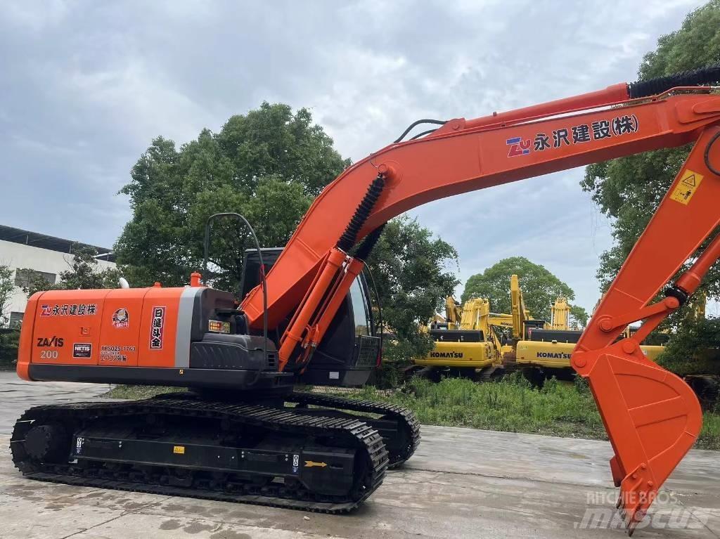 Hitachi ZX 200 履带挖掘机