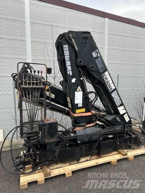 Hiab 122 B-3 CL 随车折臂吊