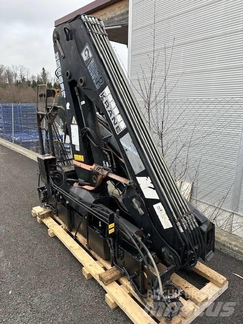 Hiab 122 B-3 CL 随车折臂吊
