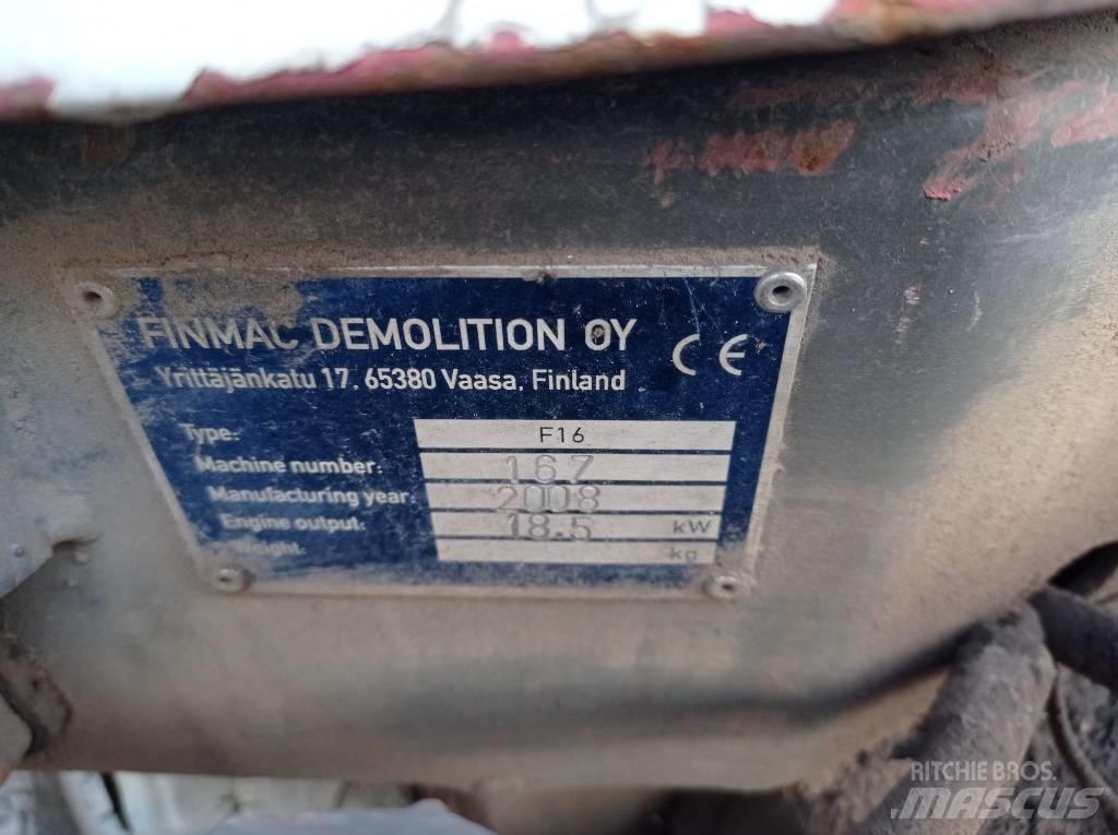 Finmac F16 组装挖掘机