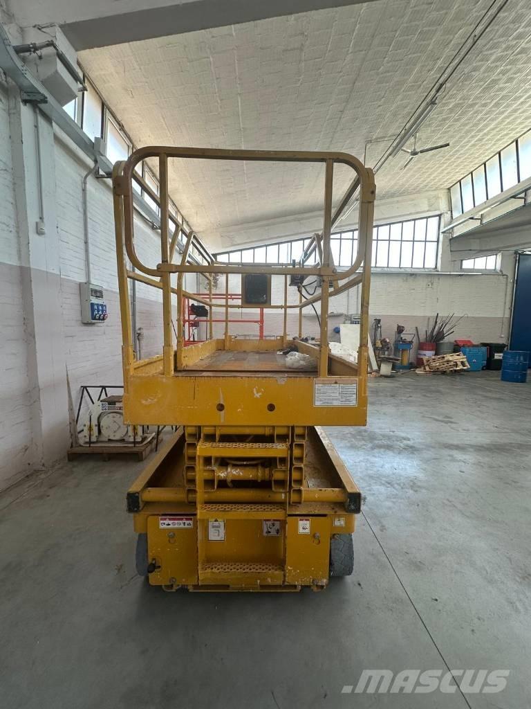 Haulotte Compact 10 剪叉式升降机