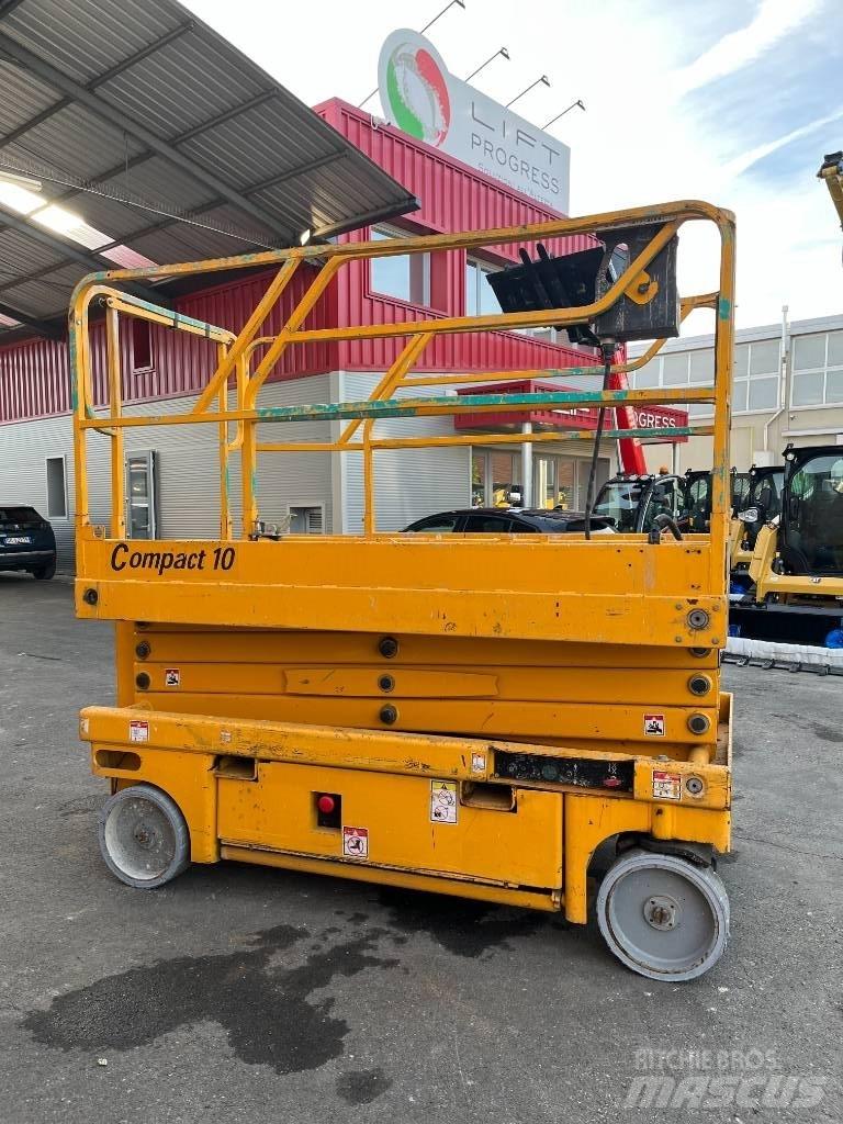 Haulotte Compact 10 剪叉式升降机