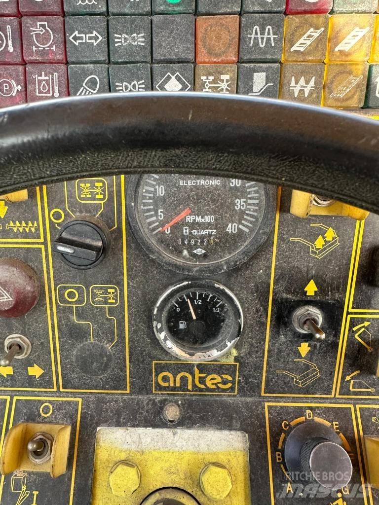 Ammann AFW 350 E 沥青摊铺机