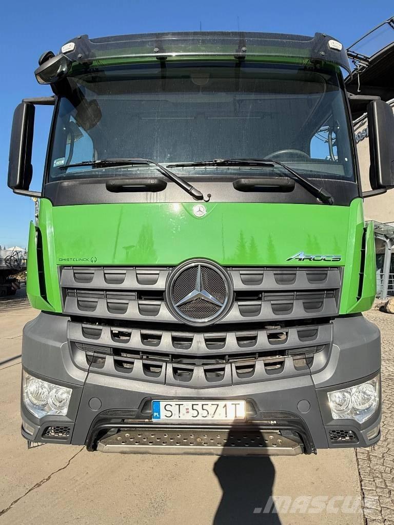 Mercedes-Benz Arocs 牵引车