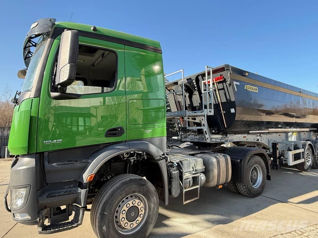 Mercedes-Benz Arocs 牵引车