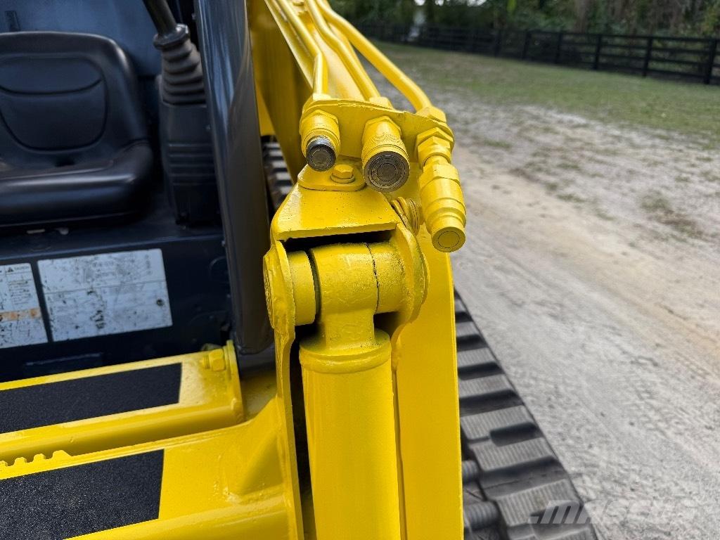 Komatsu CK 35-1 滑移装载机