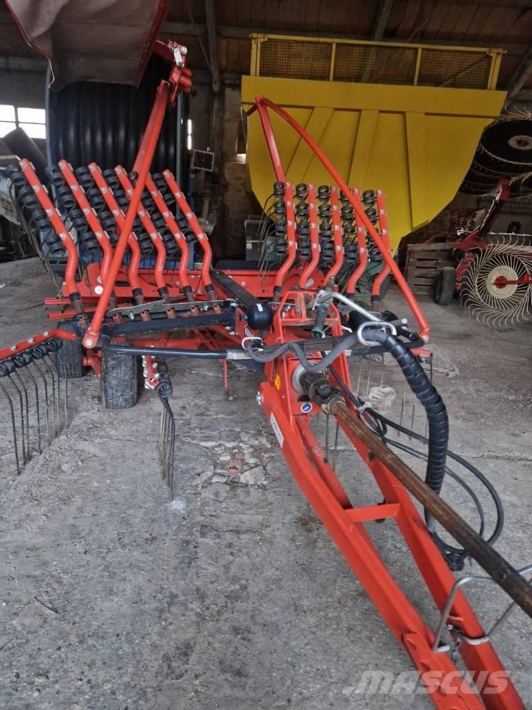Kuhn 5031T 犁耙和摊草机