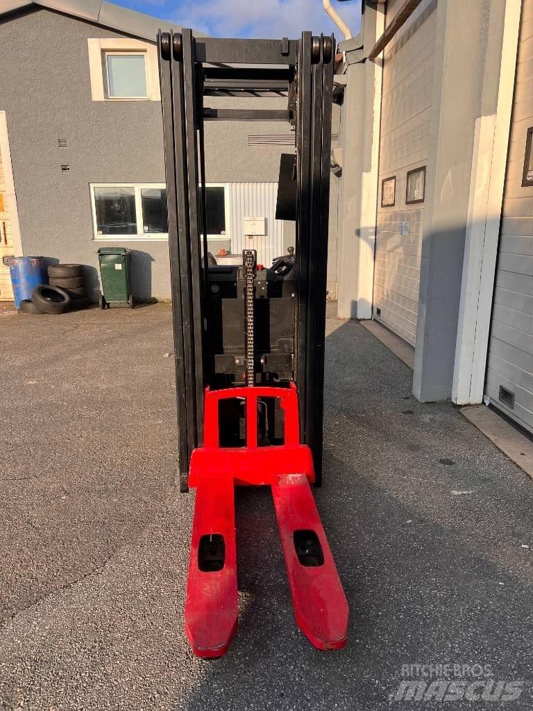 Hyster RS1.6 行走式堆垛机