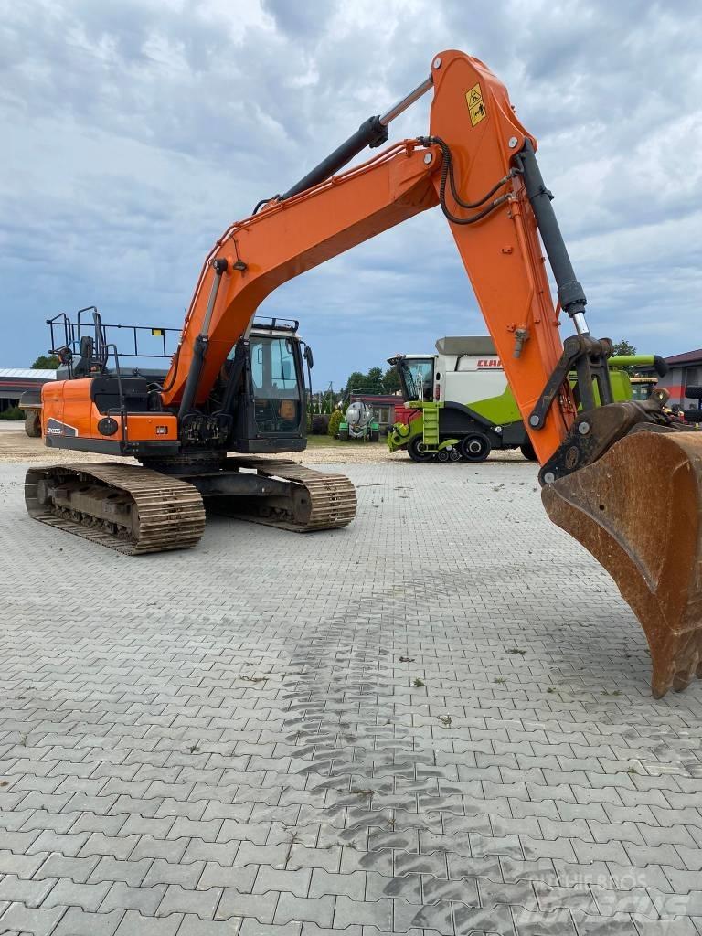 Doosan DX 225 LC 履带挖掘机