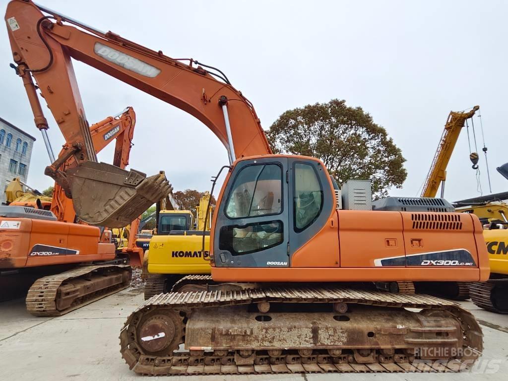 Doosan DX 300 LC 履带挖掘机