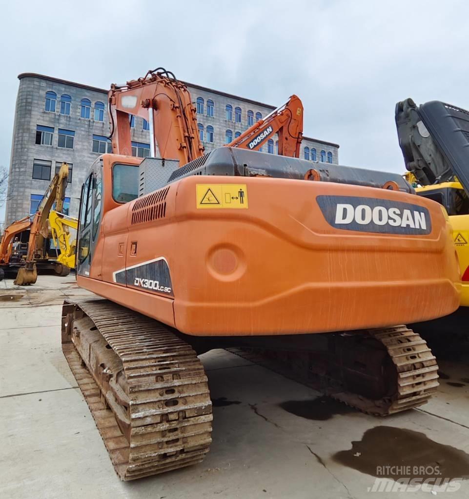 Doosan DX 300 LC 履带挖掘机