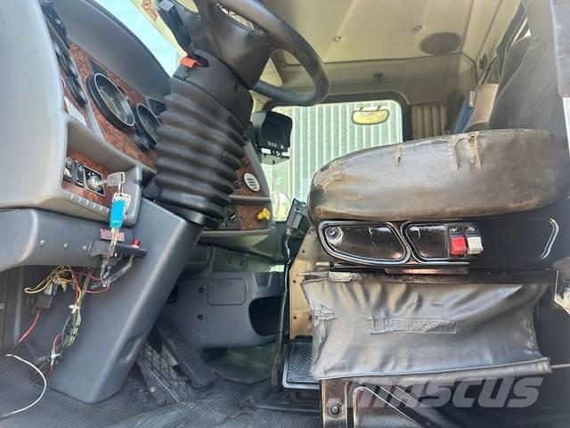 Kenworth T 800 油罐车