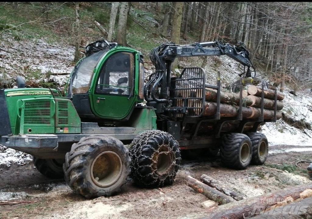 John Deere 1110 E 集运机