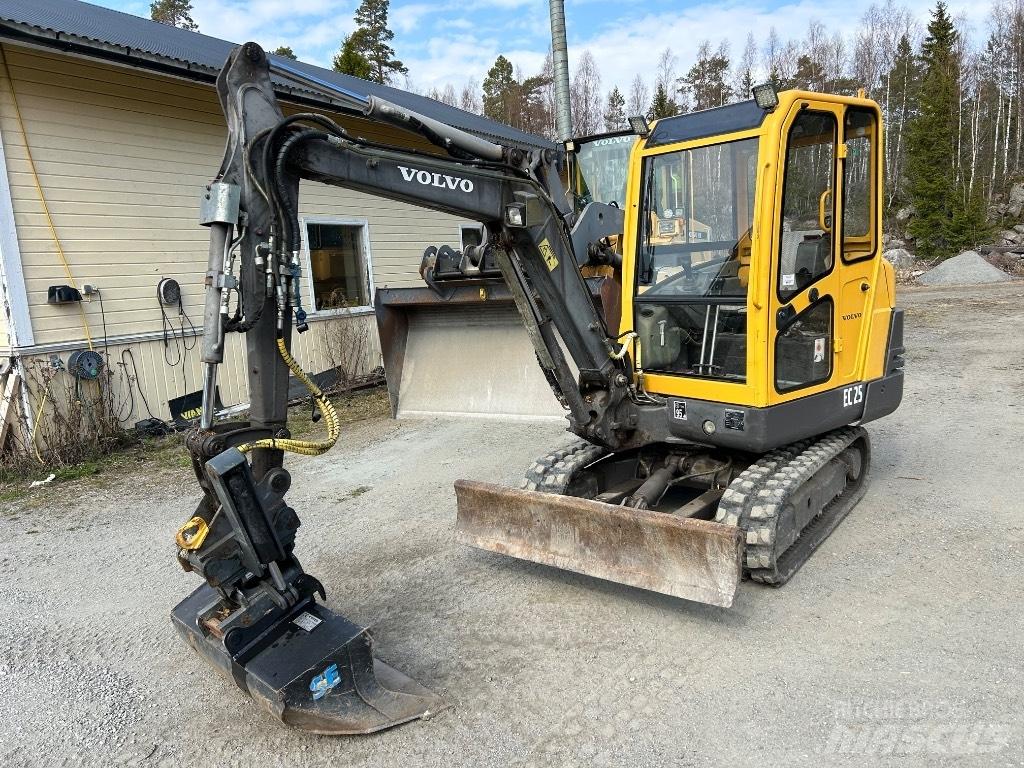 Volvo EC 25 小型挖掘机