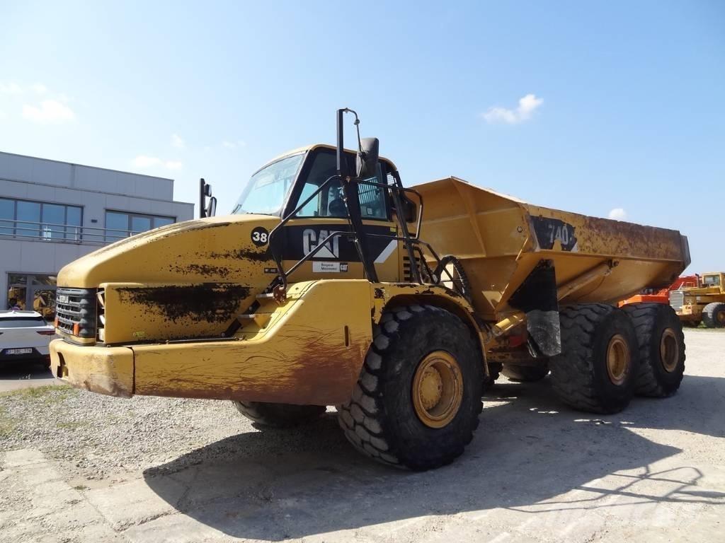 CAT 740 铰接式自卸车