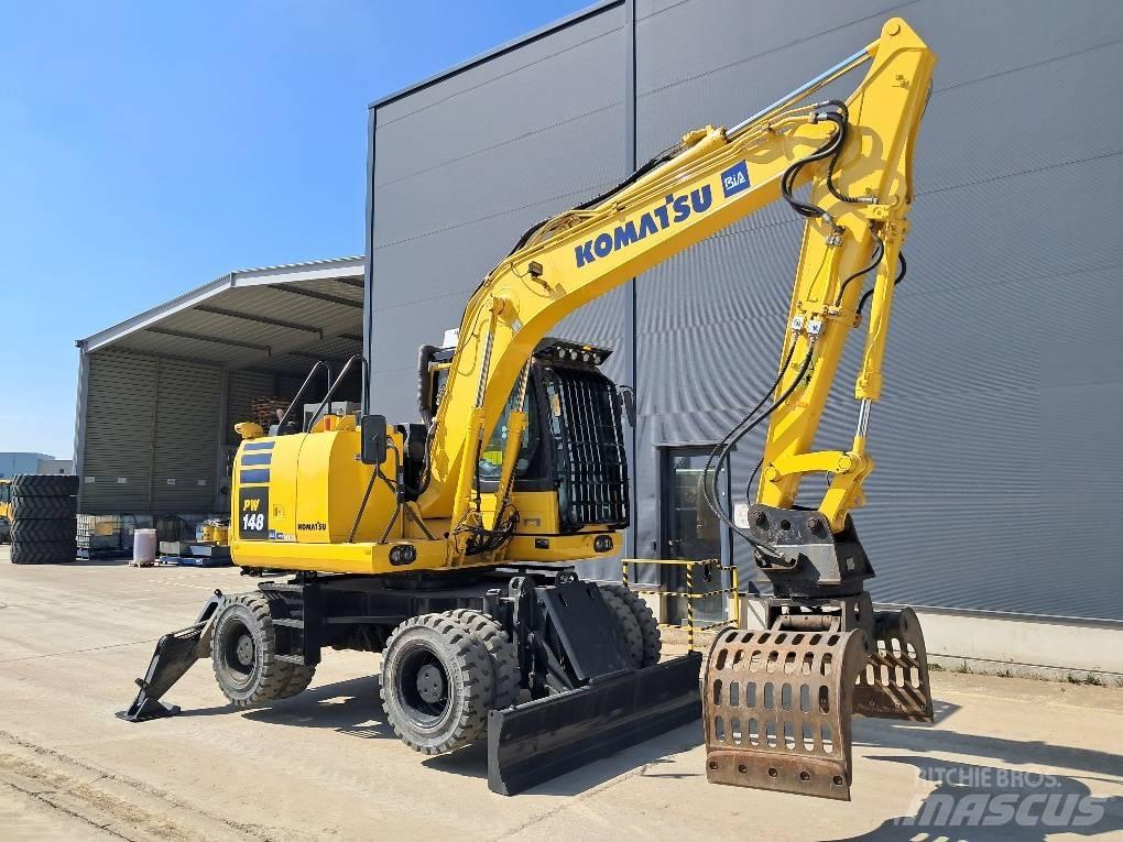 Komatsu PW148-10 轮式挖掘机