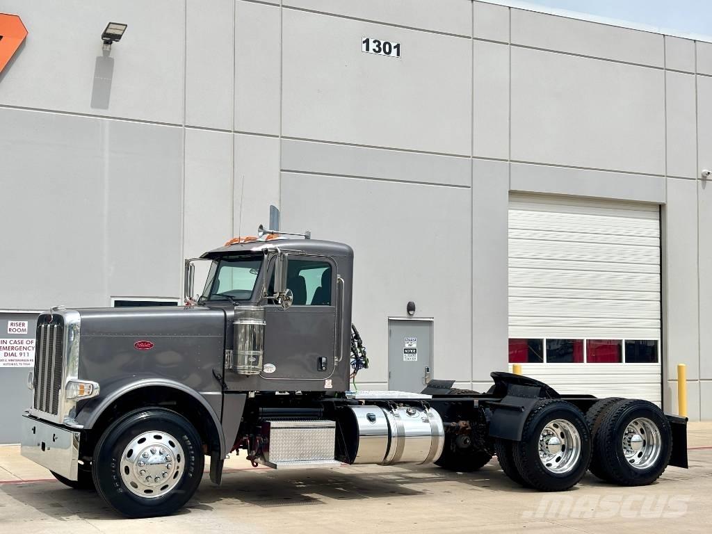 Peterbilt 389 牵引车