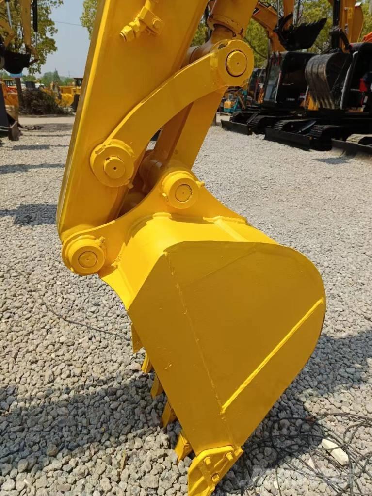 Komatsu PC 70 中型挖掘机