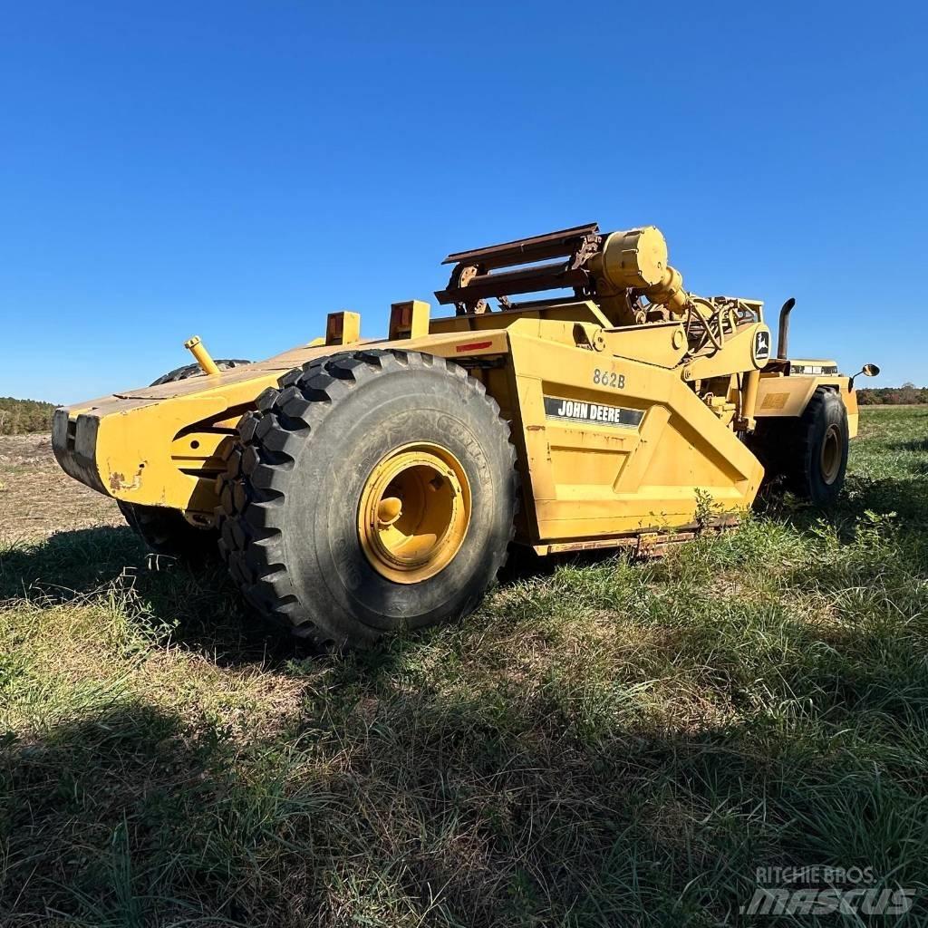 DEERE 862B 铲运机