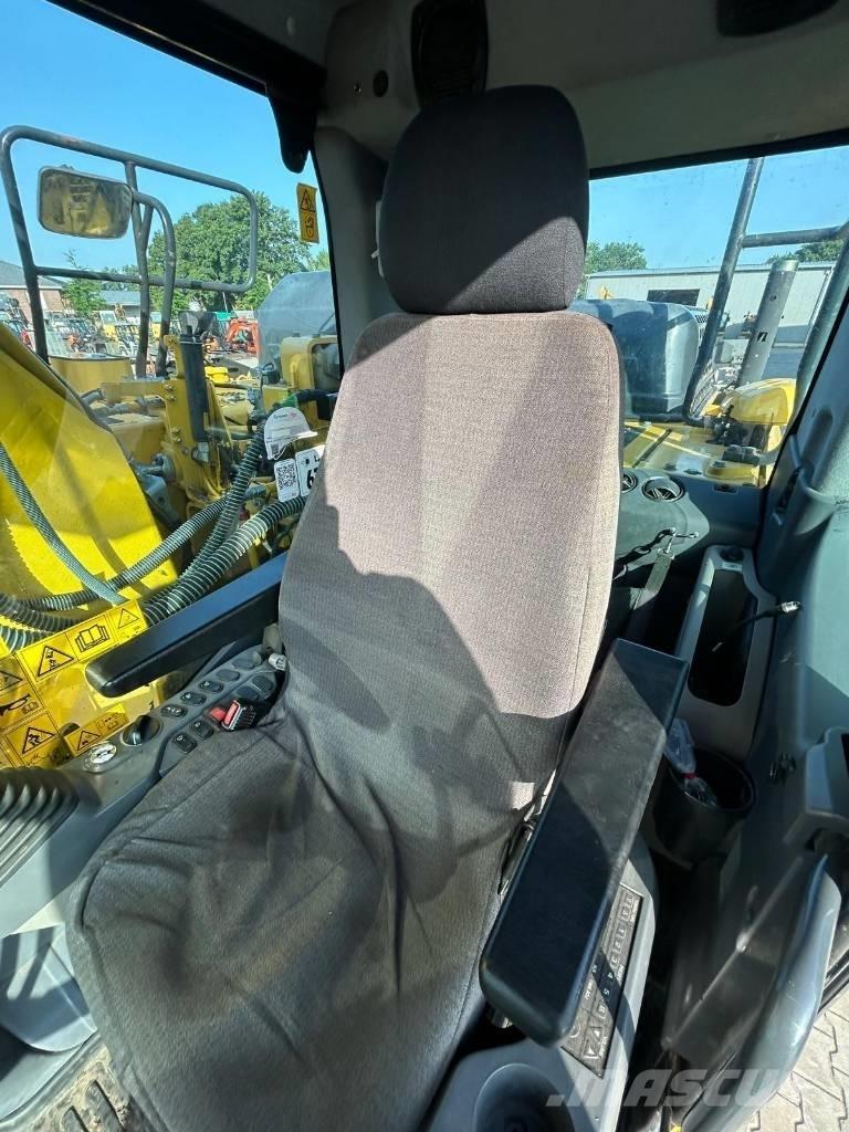 Komatsu PC 210 LC-11 履带挖掘机