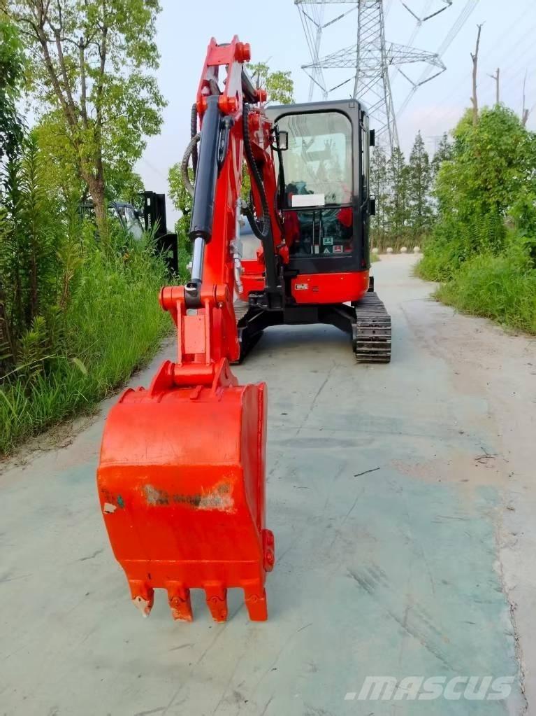 Kubota U 35 小型挖掘机