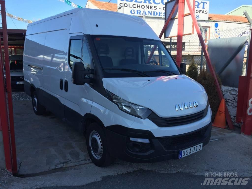 Iveco Daily 35 S 12 商务面包车